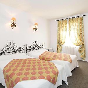 Logis Hotels - Hotel Restaurant Du Midi